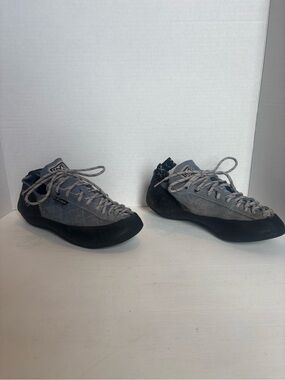 Vintage Five Ten Spire rock climbing shoes size men’s US 6.5 EUR 39